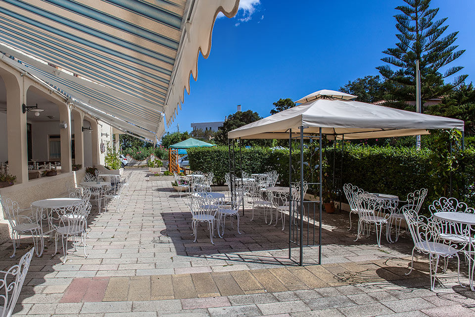 Hotel Sandalyon San Teodoro  Esterno foto