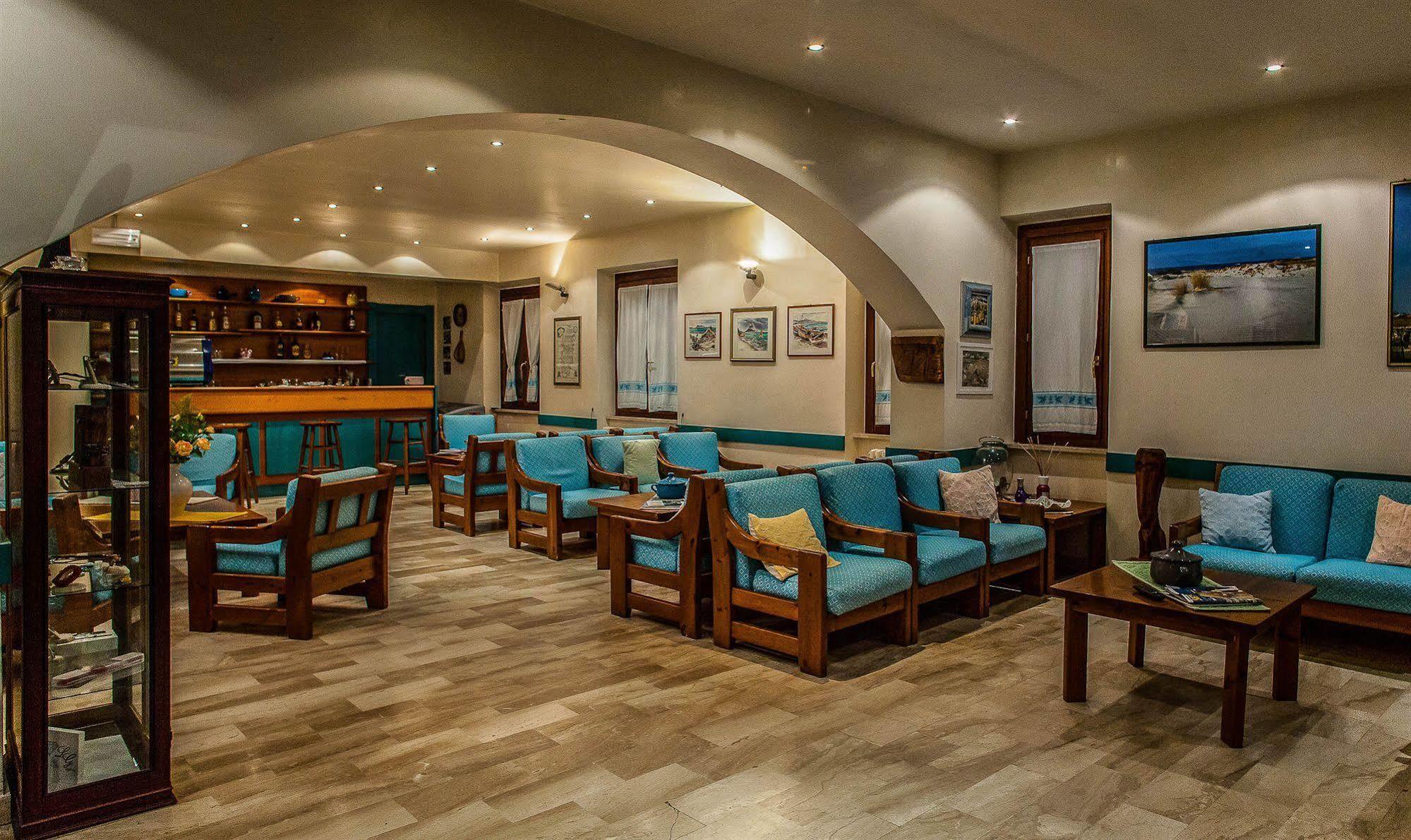 Hotel Sandalyon San Teodoro  Esterno foto