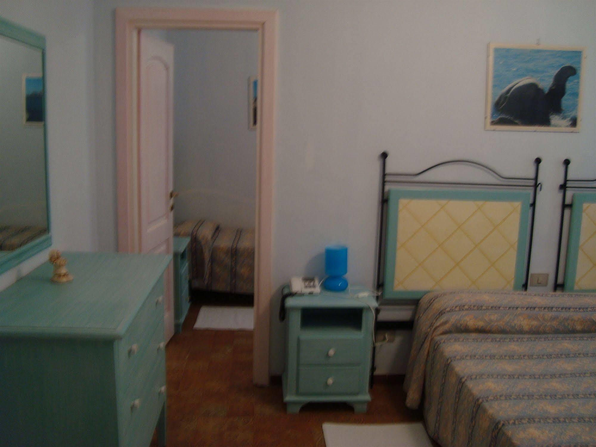 Hotel Sandalyon San Teodoro  Esterno foto