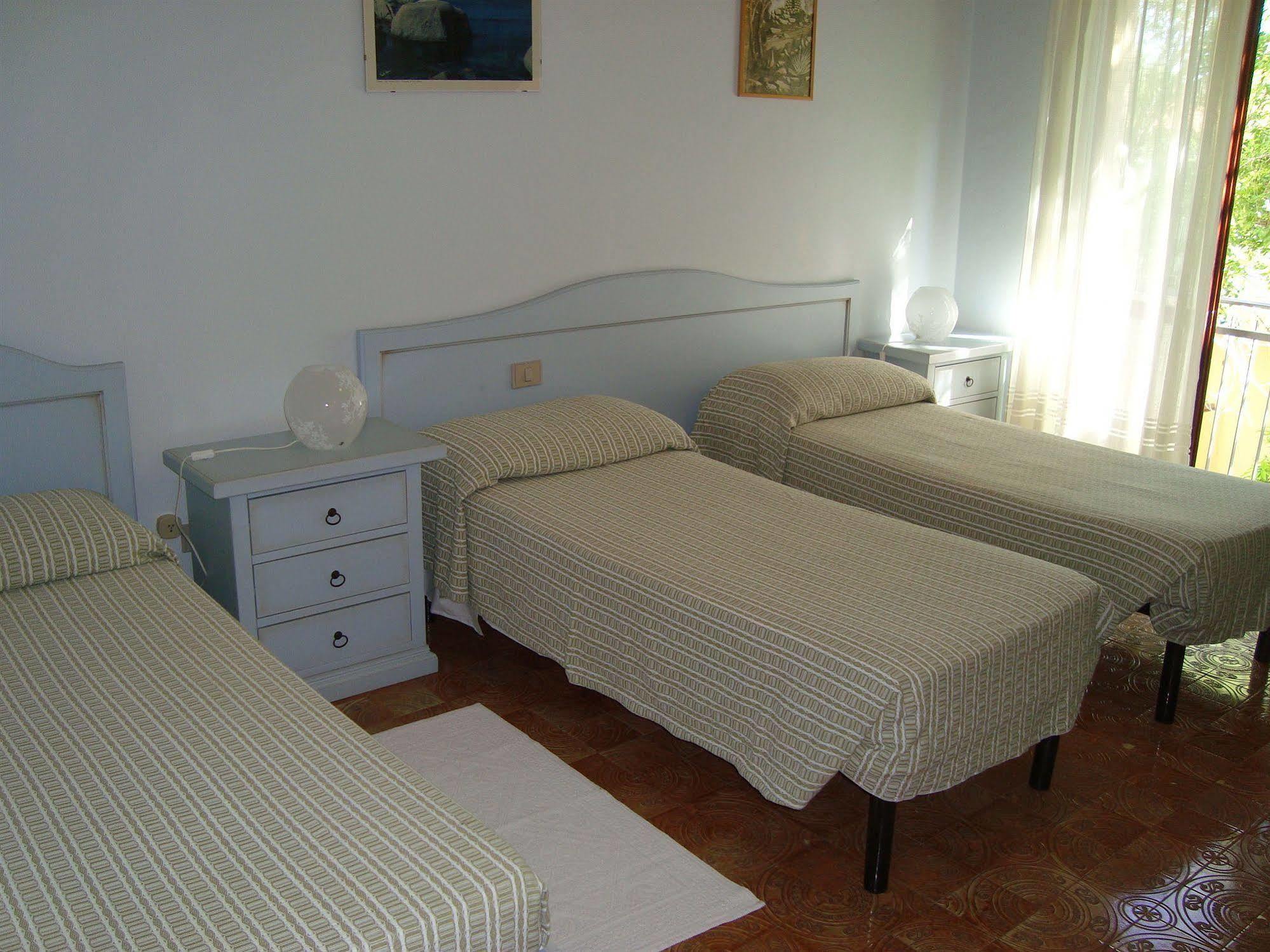 Hotel Sandalyon San Teodoro  Esterno foto
