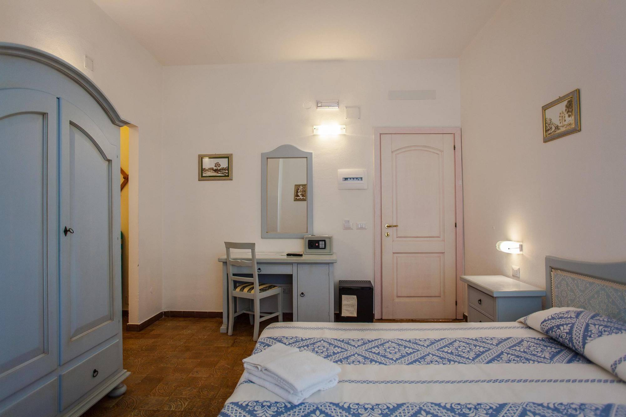 Hotel Sandalyon San Teodoro  Esterno foto