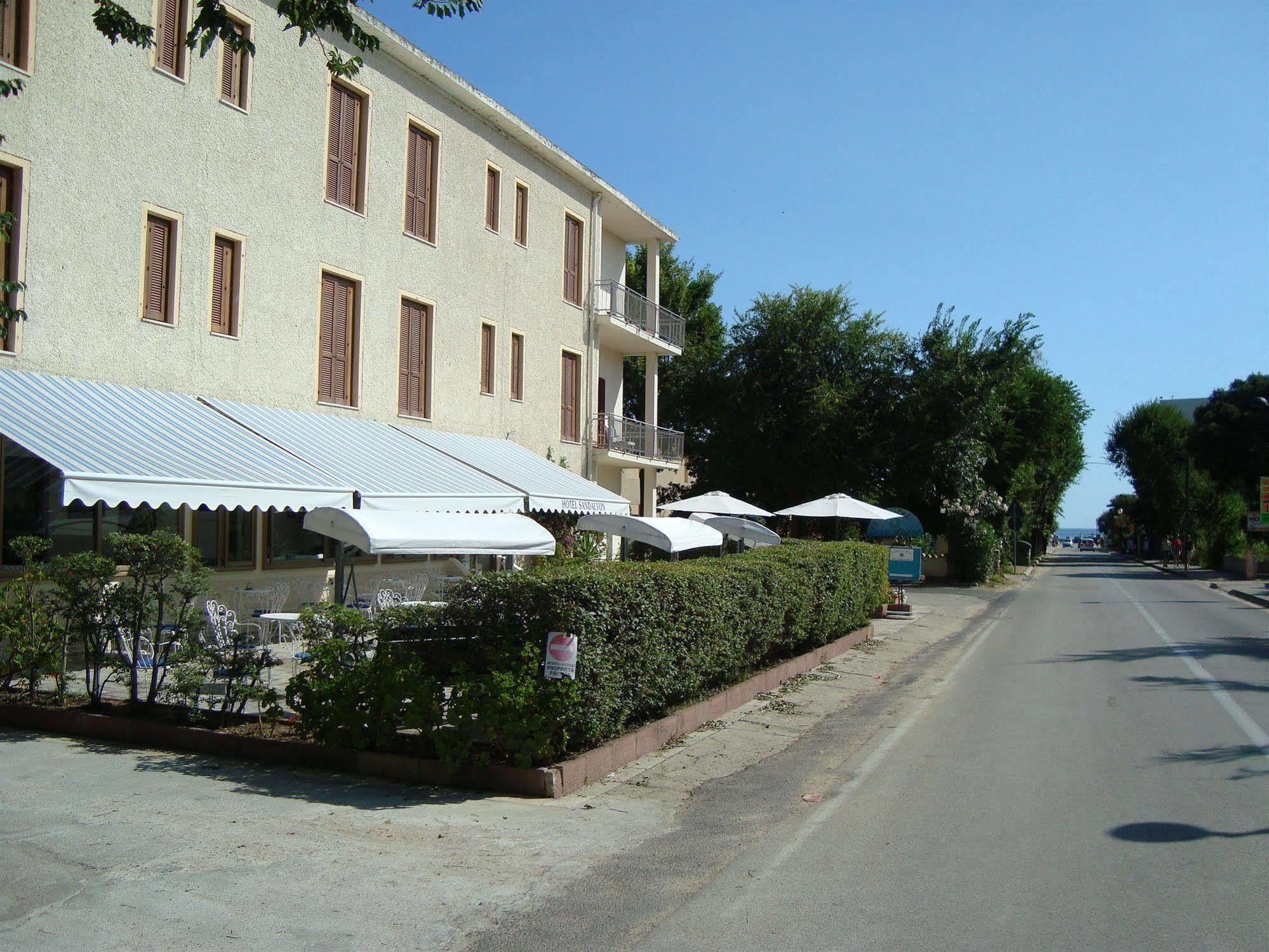 Hotel Sandalyon San Teodoro  Esterno foto
