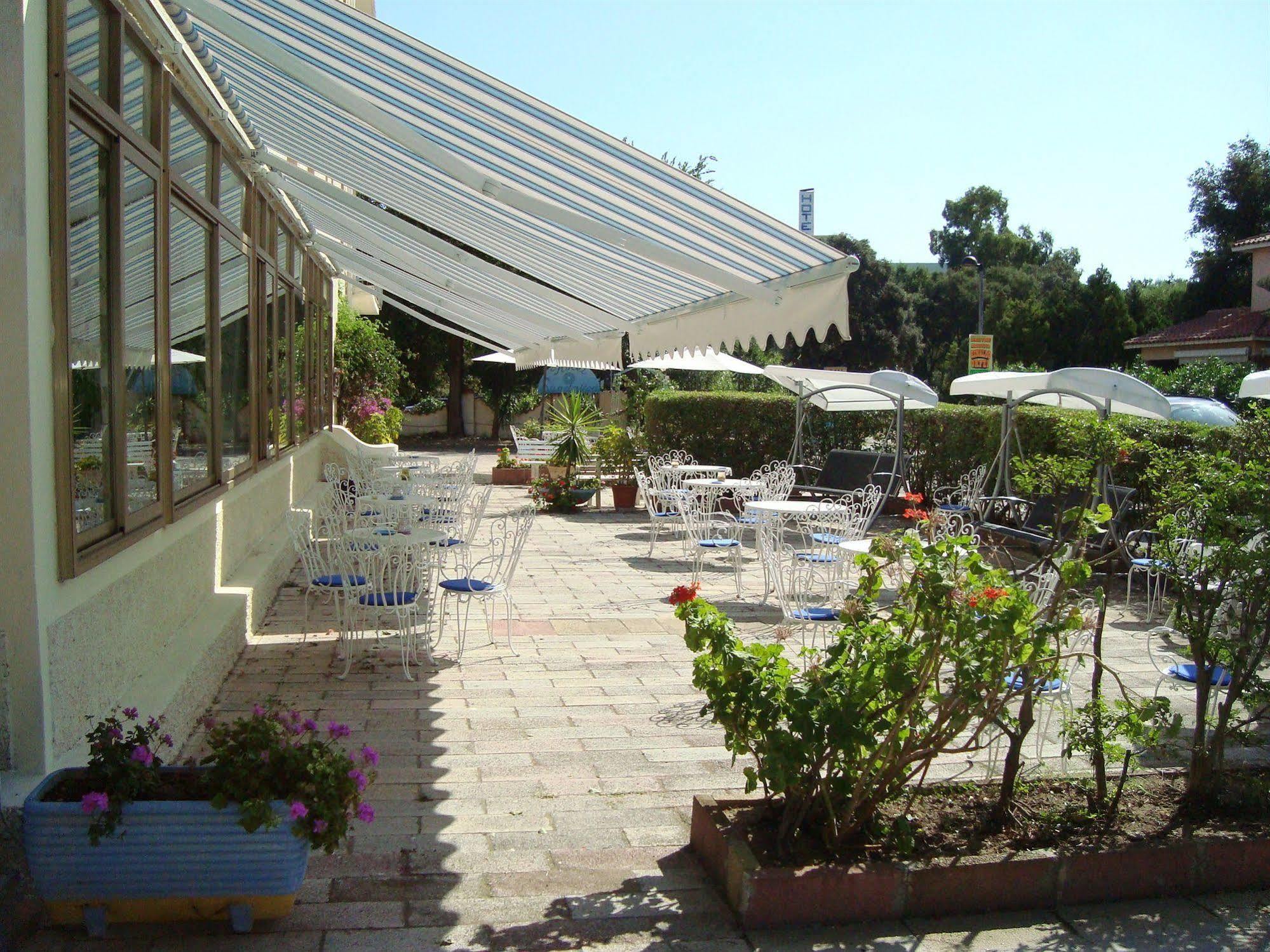 Hotel Sandalyon San Teodoro  Esterno foto