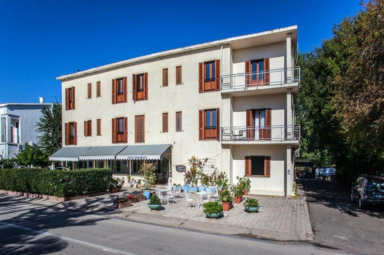 Hotel Sandalyon San Teodoro  Esterno foto