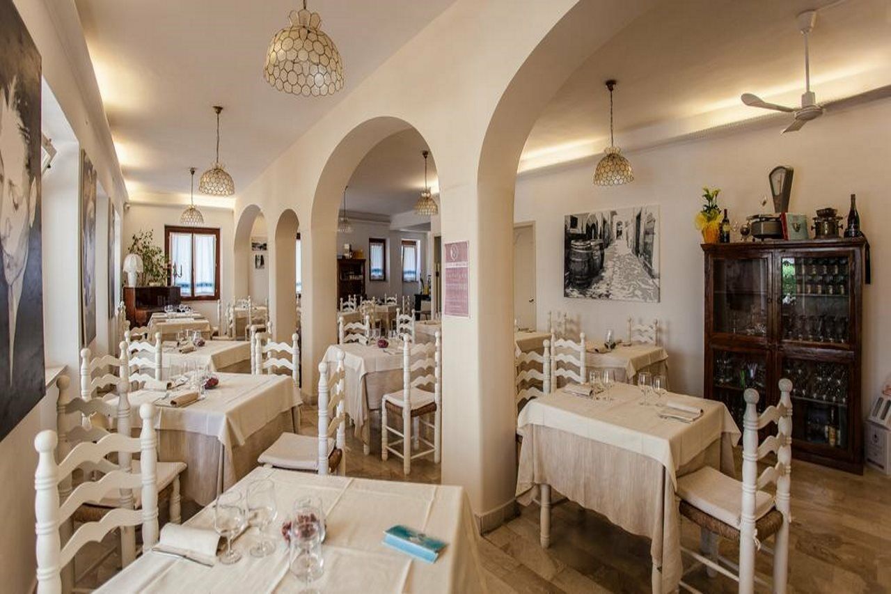 Hotel Sandalyon San Teodoro  Esterno foto